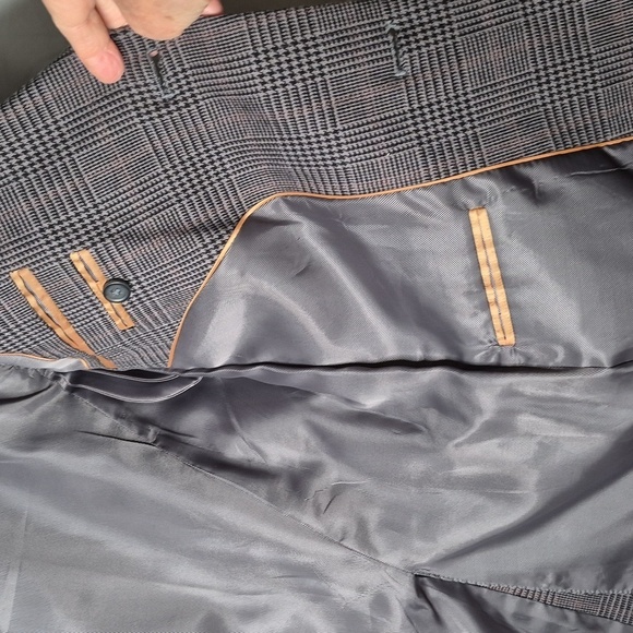 Madison Men's Gray Plaid Blazer Gorgeous! - Picture 9 of 16